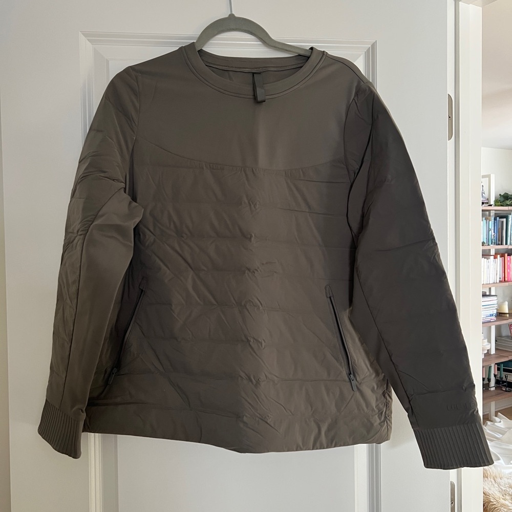 Lululemon sweatshirt, size 8 , very good condition, like new